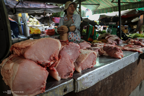 Thịt heo nhập khẩu giá rẻ đe dọa ngành chăn nuôi
